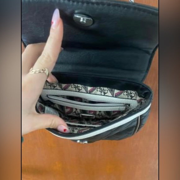 Guess Crossbody Purse - Picture 2 of 2
